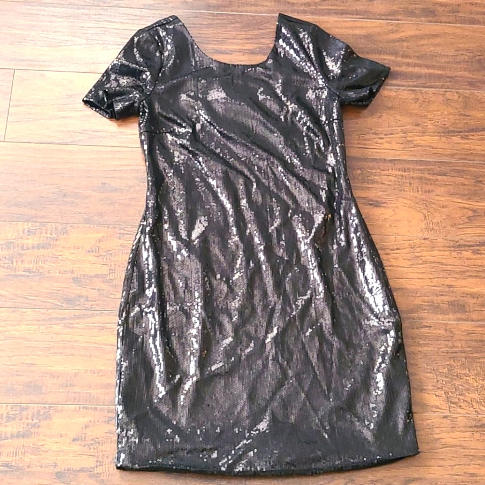 Black Dress. M